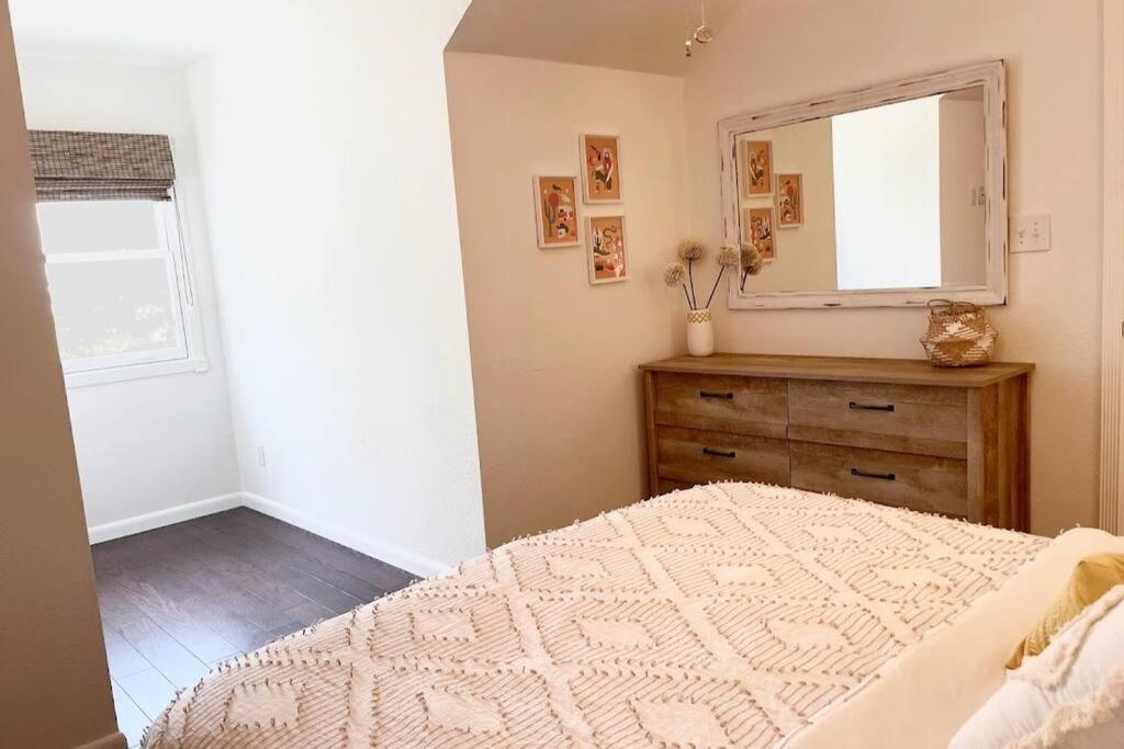 Lakeview Bungalow-Access To Lake, Pool, Gym, &Park Lago Vista Екстериор снимка