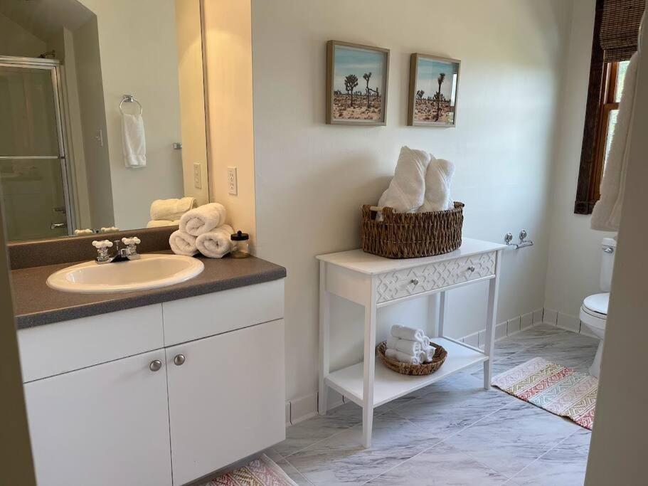 Lakeview Bungalow-Access To Lake, Pool, Gym, &Park Lago Vista Екстериор снимка