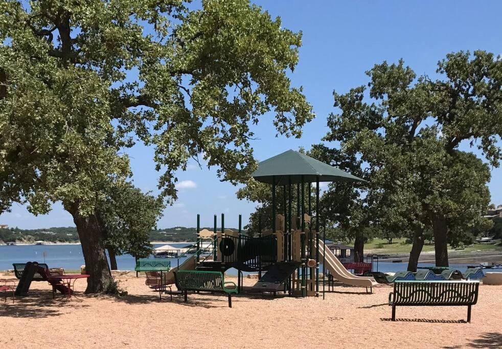 Lakeview Bungalow-Access To Lake, Pool, Gym, &Park Lago Vista Екстериор снимка