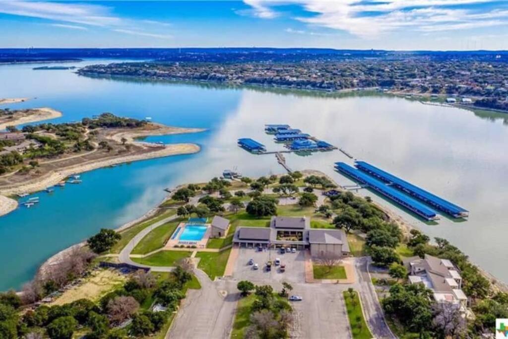 Lakeview Bungalow-Access To Lake, Pool, Gym, &Park Lago Vista Екстериор снимка